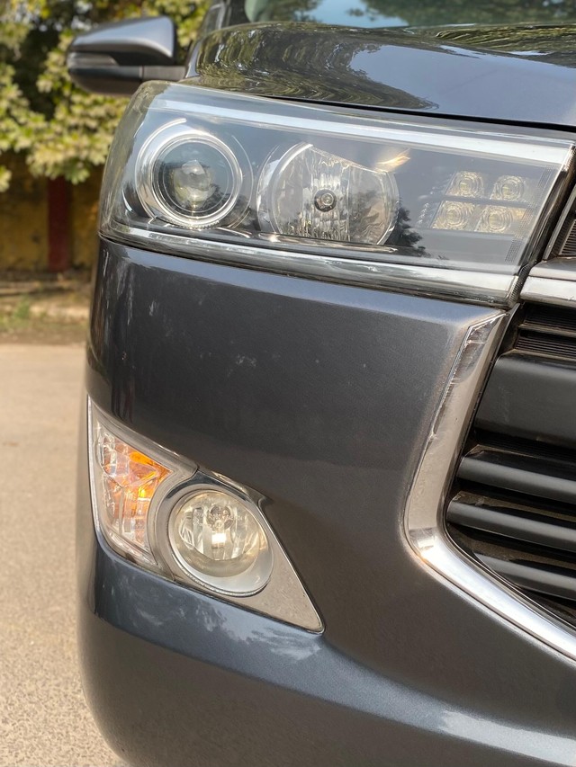 Toyota Innova Crysta 2.4 VX MT 8S BSIV Second-hand 2018 Toyota Innova Crysta 2.4 VX MT 8S BSIV for sale in New Delhi-5