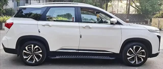 Second-hand 2023 MG Hector Plus 1.5 Turbo Savvy Pro CVT 7 Str BSVI for sale in Mumbai-1