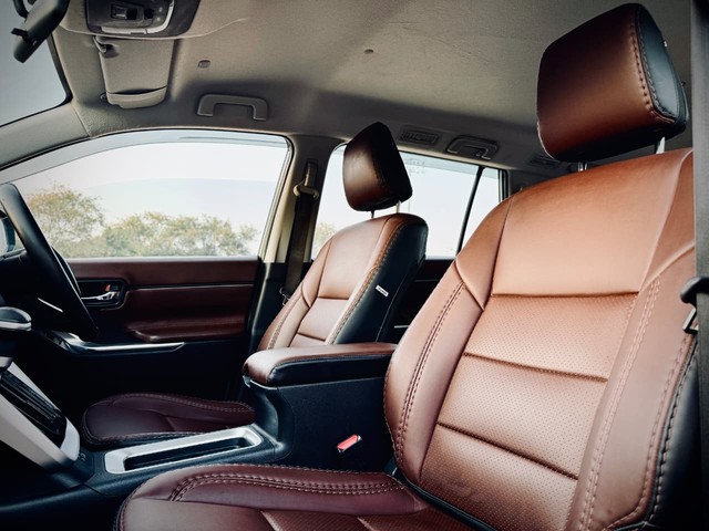 Second-hand 2025 Toyota Innova Hycross GX 7STR for sale in New Delhi-3