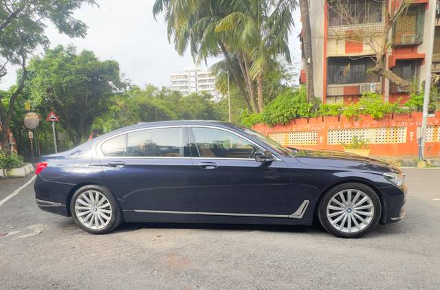 https://images10.gaadi.com/usedcar_image/TP1A.220624.014/original/8488681d-d8d5-4a37-b45c-705d3d6260be.jpg?imwidth=6401
