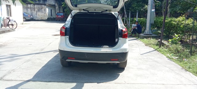 Second-hand 2014 Volkswagen Vento IPL II Petrol Highline AT for sale in Noida-12