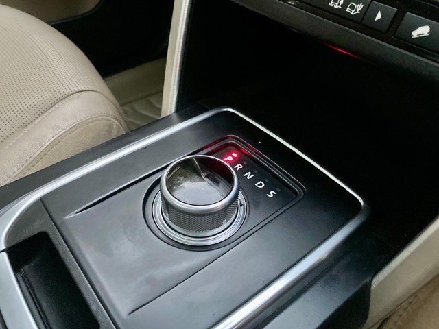 Second-hand 2016 Land Rover Discovery Sport TD4 HSE 7S for sale in New Delhi-14