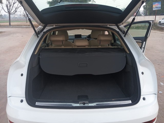 Second-hand 2016 Audi Q3 35 TDI Quattro Premium Plus for sale in Ludhiana-10