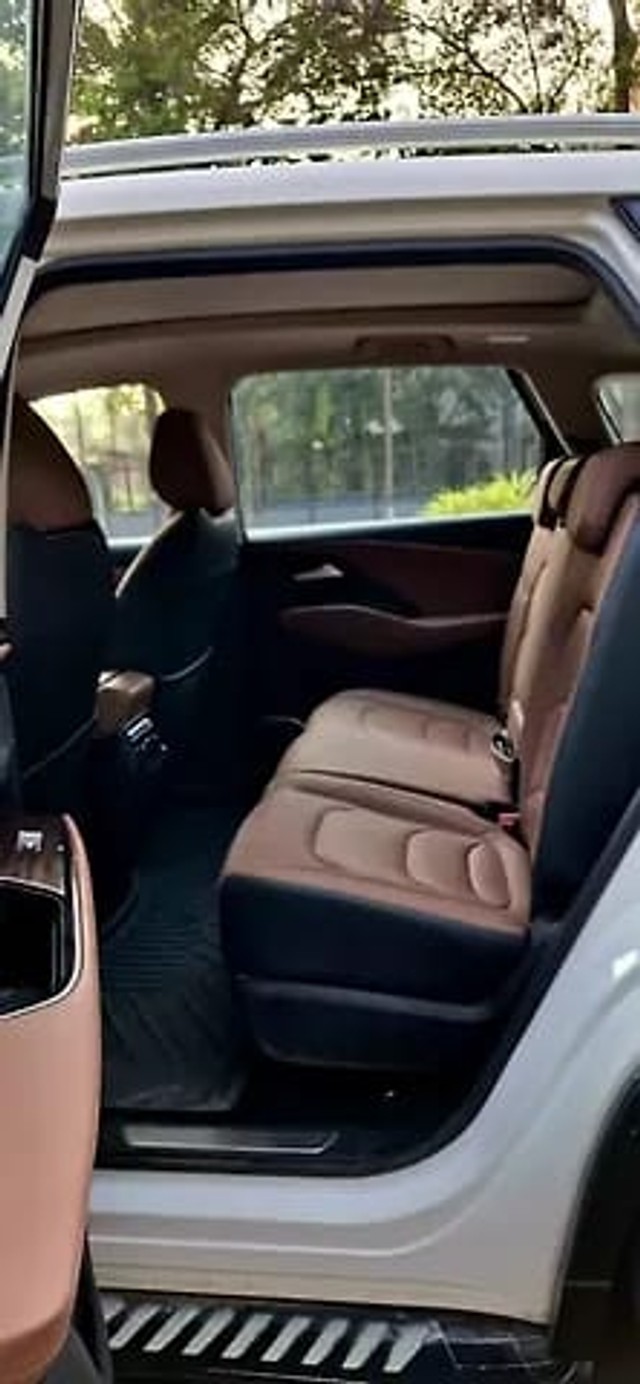 Second-hand 2023 MG Hector Plus 1.5 Turbo Savvy Pro CVT 7 Str BSVI for sale in Mumbai-9