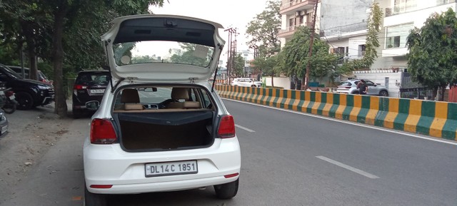 Second-hand 2015 Volkswagen Polo 1.2 MPI Highline for sale in Noida-10