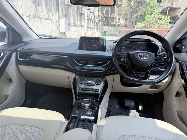 Second-hand 2023 Tata Nexon EV XZ Plus LUX for sale in Thane-8