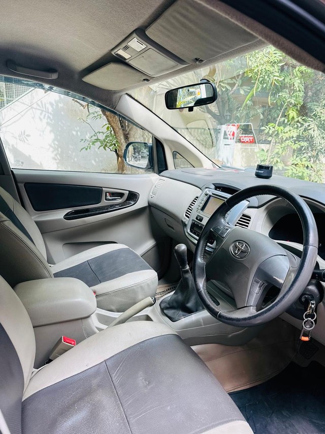 Second-hand 2013 Toyota Innova 2.5 Z Diesel 7 Seater BS IV for sale in Bangalore-4
