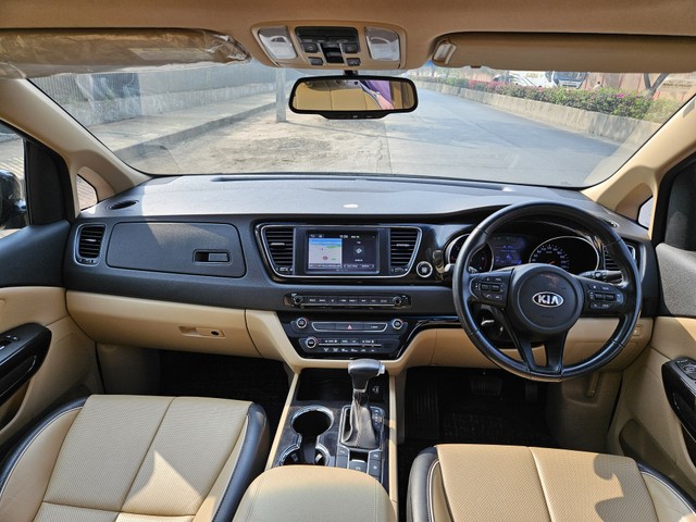 Second-hand 2020 Kia Carnival Limousine for sale in Mumbai-14