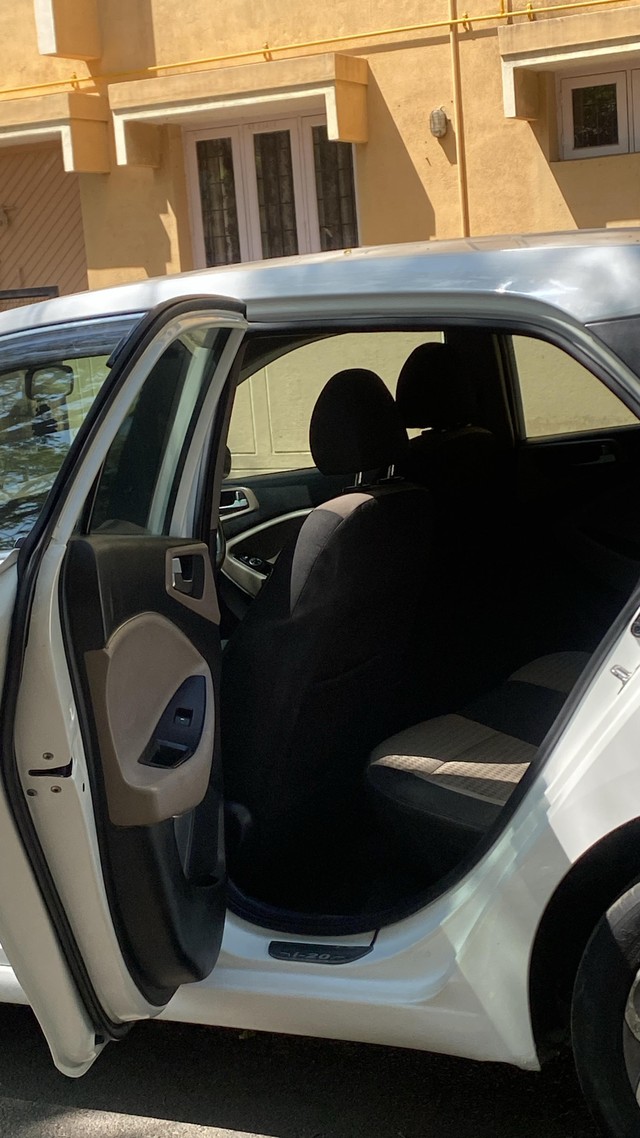 Second-hand 2019 Hyundai i20 Petrol Asta Option for sale in Bangalore-9