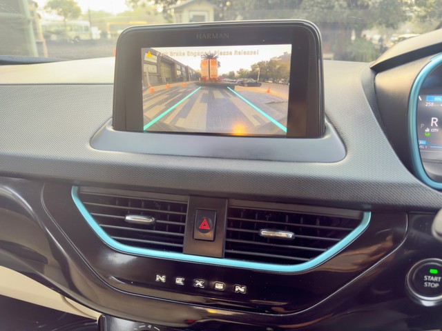 Second-hand 2022 Tata Nexon EV XZ Plus LUX for sale in New Delhi-16