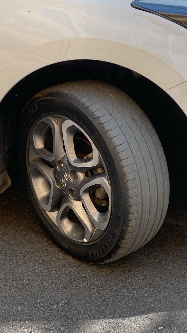 Second-hand 2019 Hyundai i20 Petrol Asta Option for sale in Bangalore-3