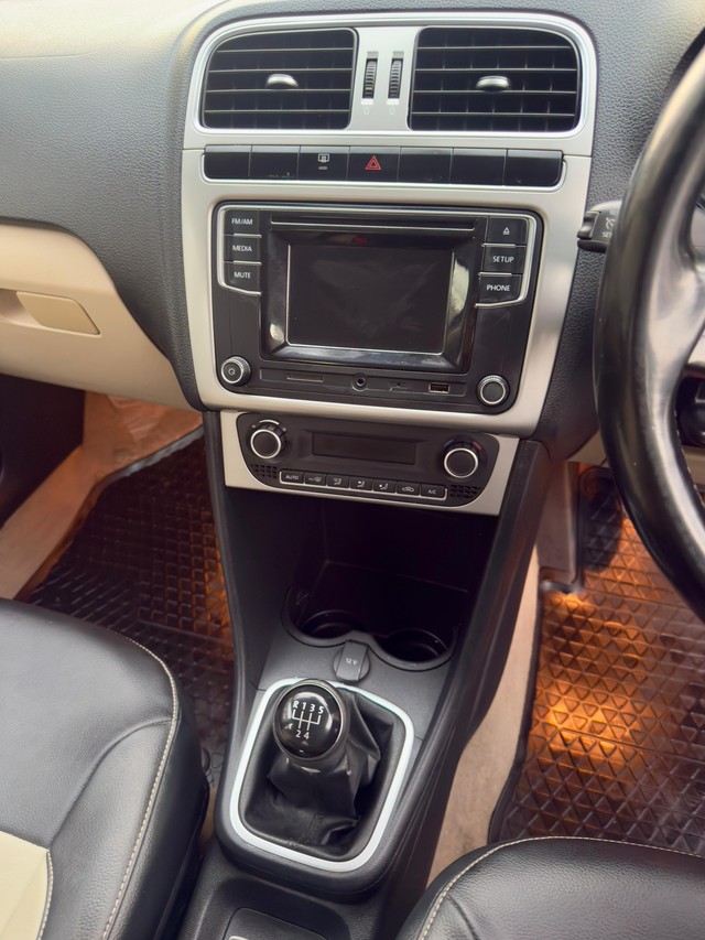 Second-hand 2016 Volkswagen Ameo 1.2 MPI Highline for sale in New Delhi-14