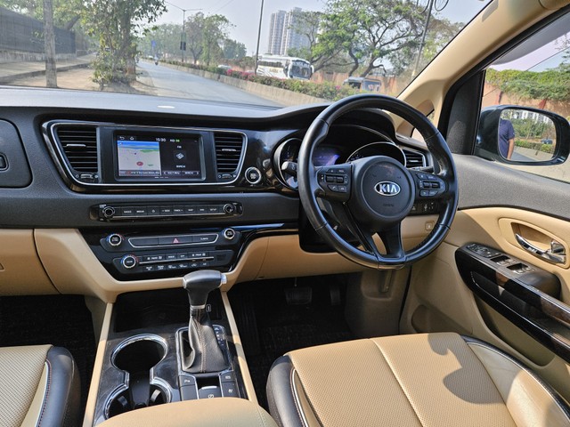 Second-hand 2020 Kia Carnival Limousine for sale in Mumbai-18