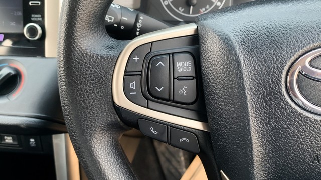 Second-hand 2022 Toyota Innova Crysta 2.4 GX 7 STR AT for sale in New Delhi-14