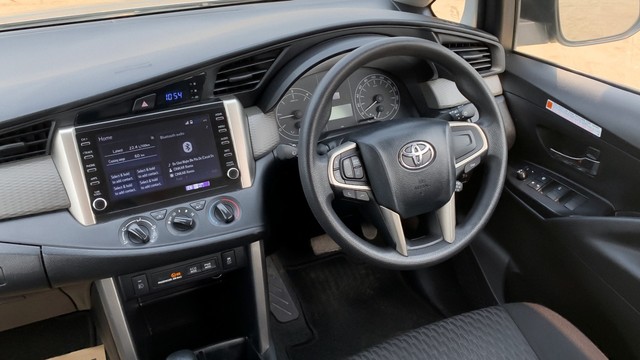 Second-hand 2022 Toyota Innova Crysta 2.4 GX 7 STR AT for sale in New Delhi-10