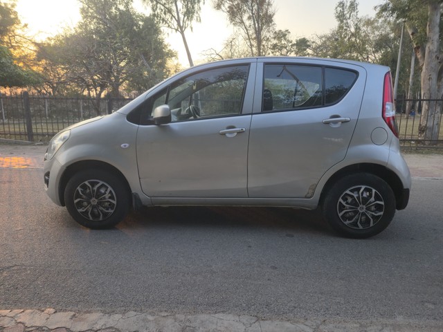 Second-hand 2014 Maruti Ritz LXi for sale in Noida-3