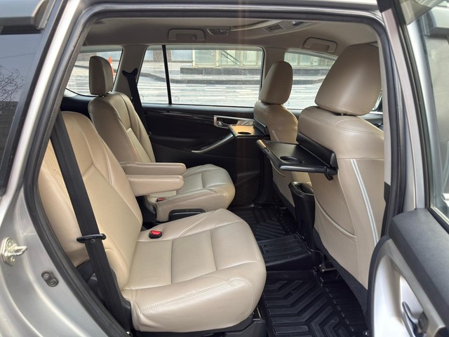 Second-hand 2017 Toyota Innova Crysta 2.4 VX MT BSIV for sale in New Delhi-11