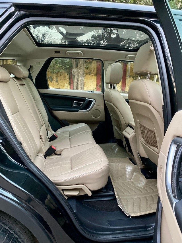 Second-hand 2016 Land Rover Discovery Sport TD4 HSE 7S for sale in New Delhi-11