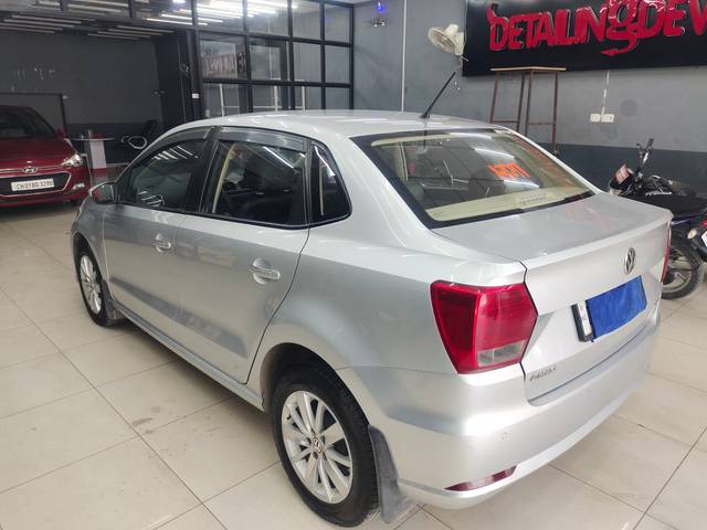 https://images10.gaadi.com/usedcar_image/TP1A.220624.014/original/a8b7fc09-67a1-4553-8ca1-8a4a8835e07a.jpg?imwidth=6401