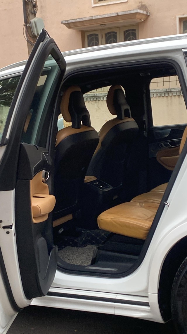 Second-hand 2021 Volvo XC90 D5 Inscription for sale in Bangalore-11