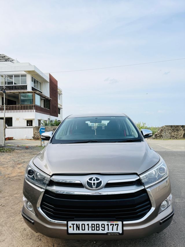 Toyota Innova Crysta 2.4 VX MT BSIV Second-hand 2017 Toyota Innova Crysta 2.4 VX MT BSIV for sale in Chennai