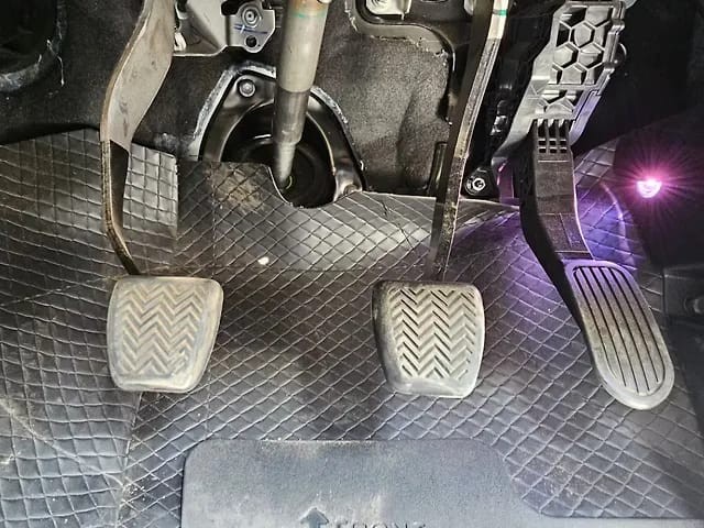 Second-hand 2024 Toyota Innova Crysta 2.4 Zx 7Str for sale in Mumbai-11