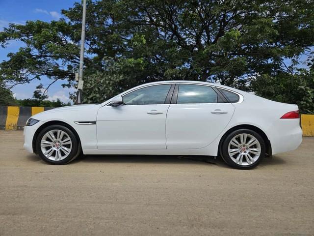 Second-hand 2017 Jaguar XF 2.0 Diesel Portfolio for sale in Mumbai-3
