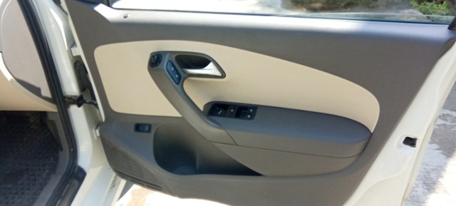 Second-hand 2014 Volkswagen Vento IPL II Petrol Highline AT for sale in Noida-2