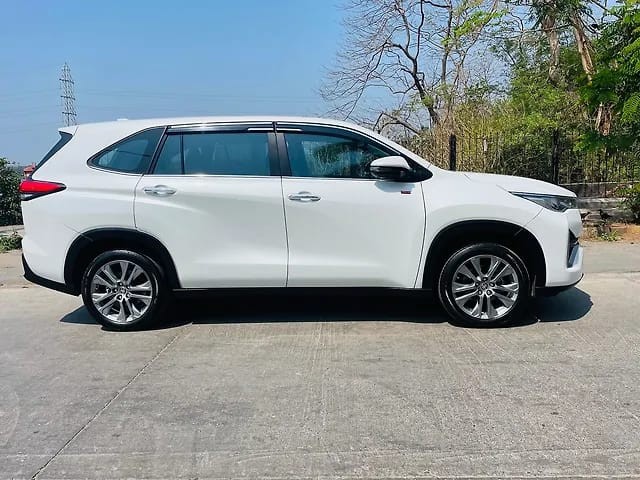 Second-hand 2024 Toyota Innova Hycross ZX(O) Hybrid for sale in Mumbai-1