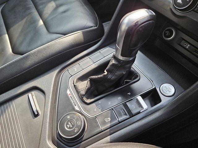 Second-hand 2017 Volkswagen Tiguan 2.0 TDI Highline for sale in Mumbai-8