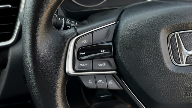 Second-hand 2021 Honda City V MT for sale in New Delhi-12