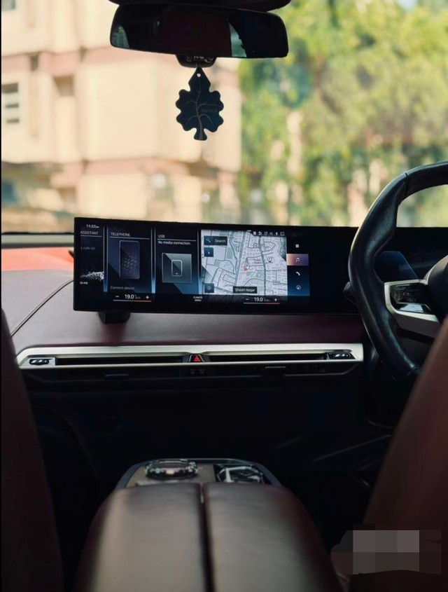 Second-hand 2023 BMW iX xDrive40 for sale in Chennai-5