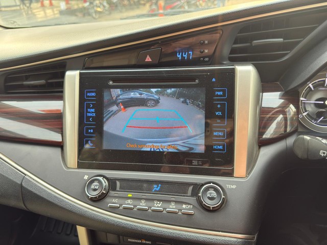 Second-hand 2017 Toyota Innova Crysta 2.4 VX MT BSIV for sale in New Delhi-13