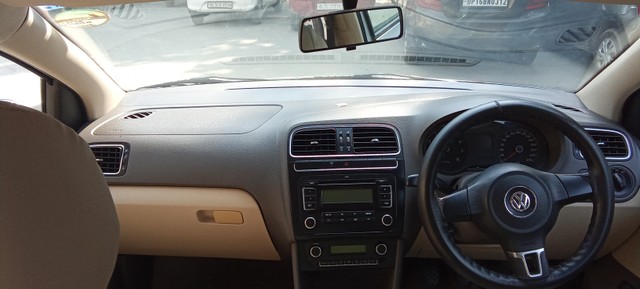 Volkswagen Vento IPL II Petrol Highline Second-hand 2011 Volkswagen Vento IPL II Petrol Highline for sale in Noida-9