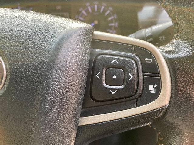 Toyota Innova Crysta 2.4 VX MT 8S BSIV Second-hand 2018 Toyota Innova Crysta 2.4 VX MT 8S BSIV for sale in New Delhi-18