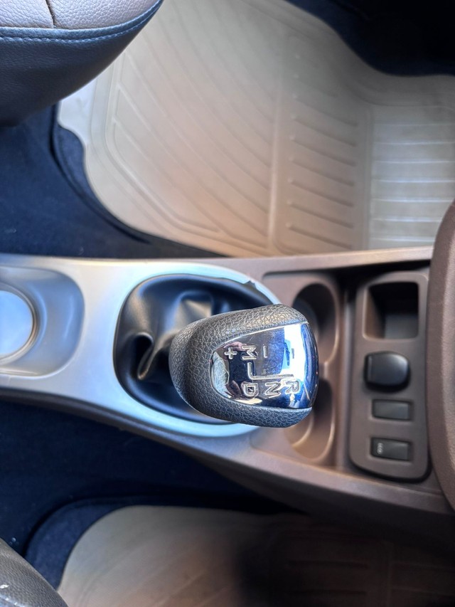 Second-hand 2016 Renault Duster 110PS Diesel RxL AMT for sale in Thane-11