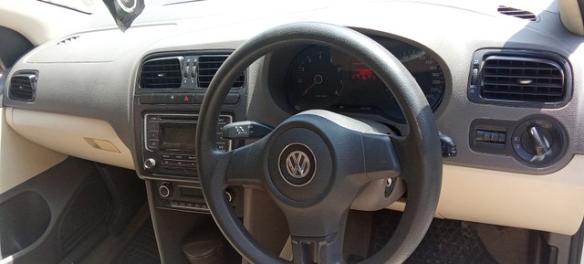 Second-hand 2014 Volkswagen Vento IPL II Petrol Highline AT for sale in Noida-7