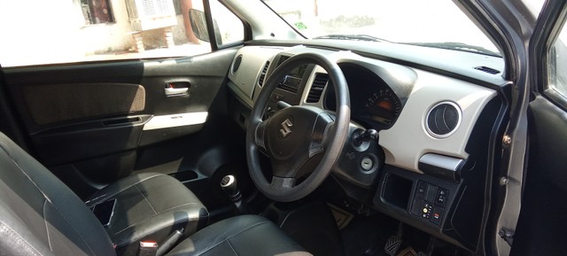 Second-hand 2013 Maruti Wagon R VXI BS IV for sale in Noida-4