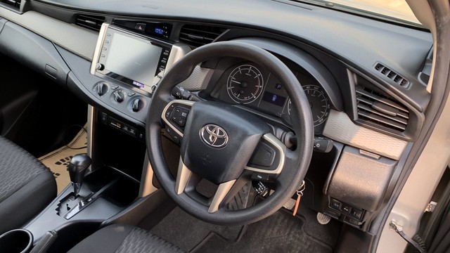 Second-hand 2022 Toyota Innova Crysta 2.4 GX 7 STR AT for sale in New Delhi-12