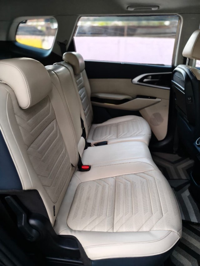Kia Carens Luxury Plus Diesel AT BSVI Second-hand 2022 Kia Carens Luxury Plus Diesel AT BSVI for sale in Indore-10