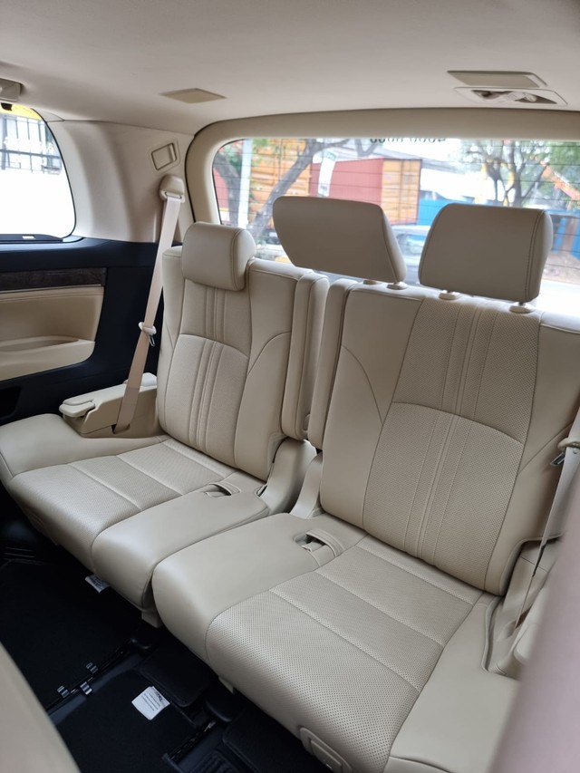Second-hand 2022 Toyota Vellfire Executive Lounge BSVI for sale in Chennai-10