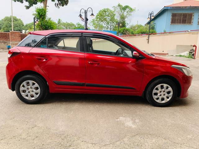 https://images10.gaadi.com/usedcar_image/TP1A.220624.014/original/ca7bc590-63c6-44f7-9099-def5724a467f.jpg?imwidth=6401