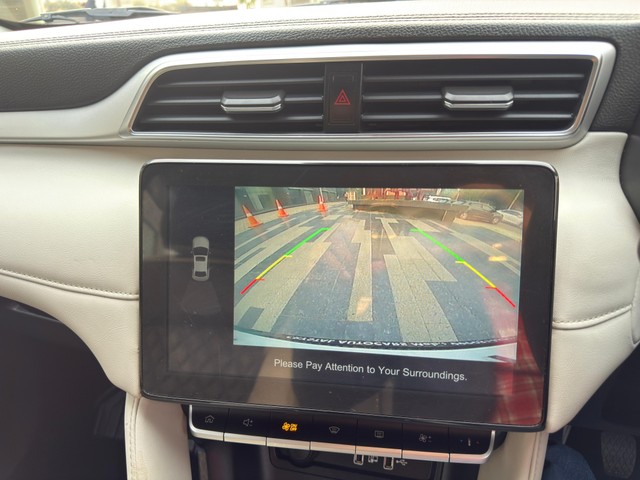 Second-hand 2023 MG Astor Super MT for sale in New Delhi-12