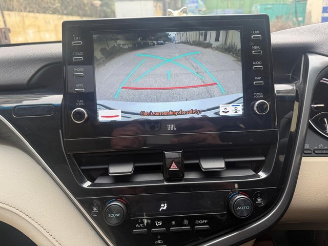 Second-hand 2023 Toyota Camry 2.5 Hybrid BSVI for sale in New Delhi-14