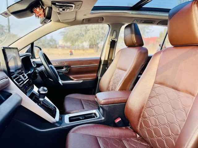 Second-hand 2024 Toyota Innova Hycross ZX(O) Hybrid for sale in New Delhi-11