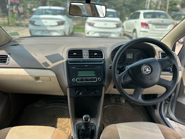 Second-hand 2013 Skoda Rapid 1.6 MPI Ambition for sale in Lucknow-4