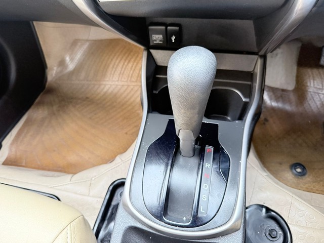 Second-hand 2015 Honda City i VTEC SV for sale in Thane-17