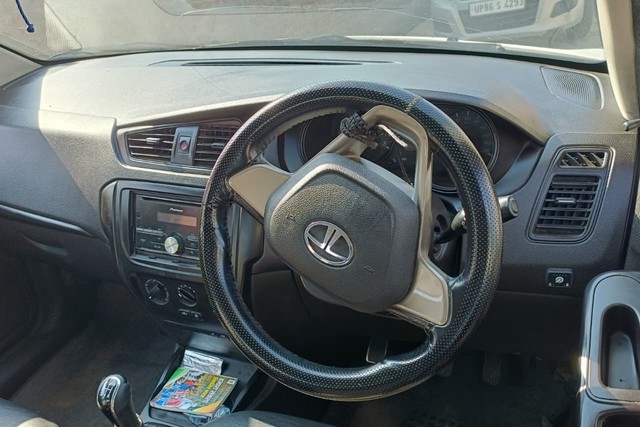 Second-hand 2017 Tata Zest Revotron 1.2T XE for sale in Hathras-3