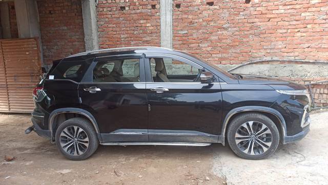 https://images10.gaadi.com/usedcar_image/TP1A.220624.014/original/da86e619-5a28-4aaa-a155-51f1d0daa29b.jpg?imwidth=6401