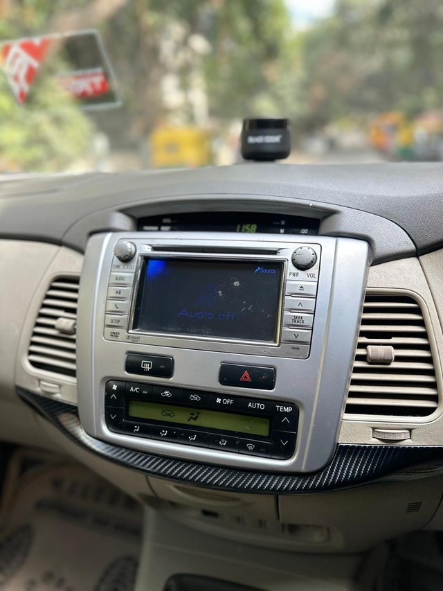 Second-hand 2013 Toyota Innova 2.5 Z Diesel 7 Seater BS IV for sale in Bangalore-7